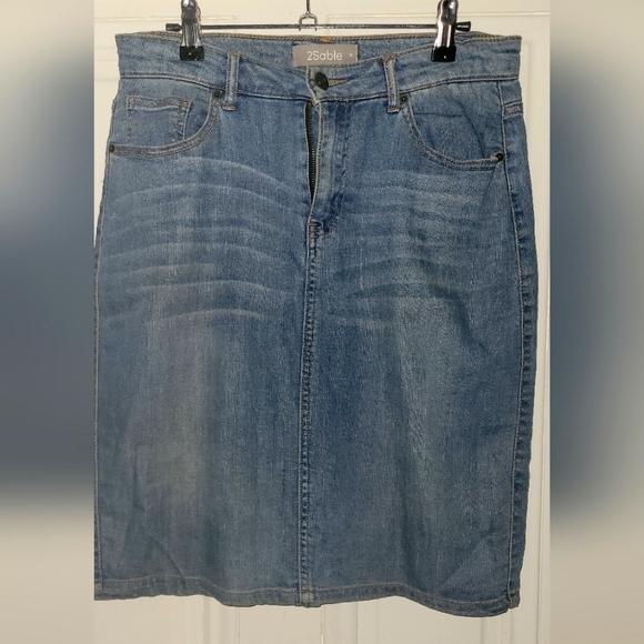 Skirt - Picture 1 of 3